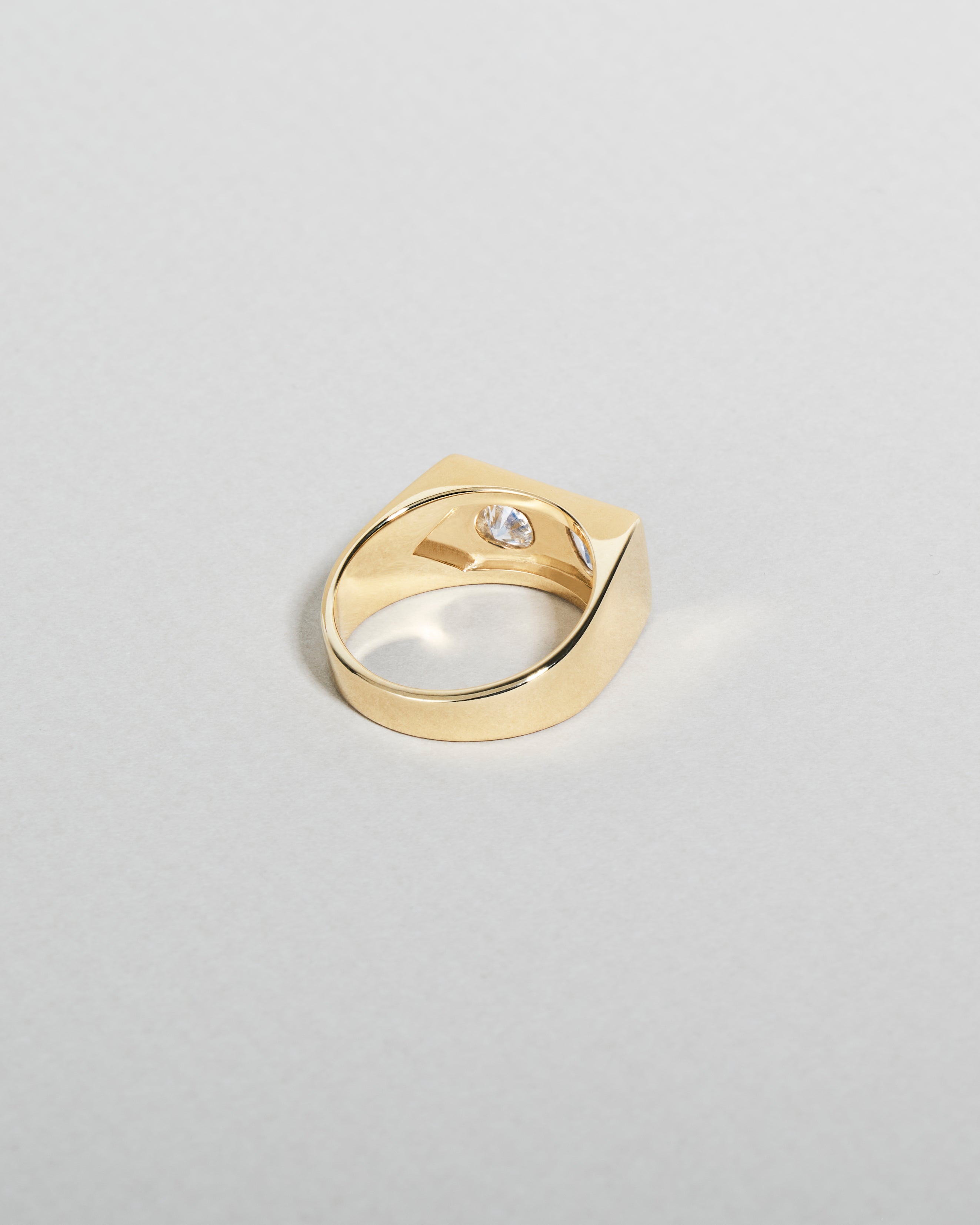 Moonlight Signet Ring Gold and Diamond